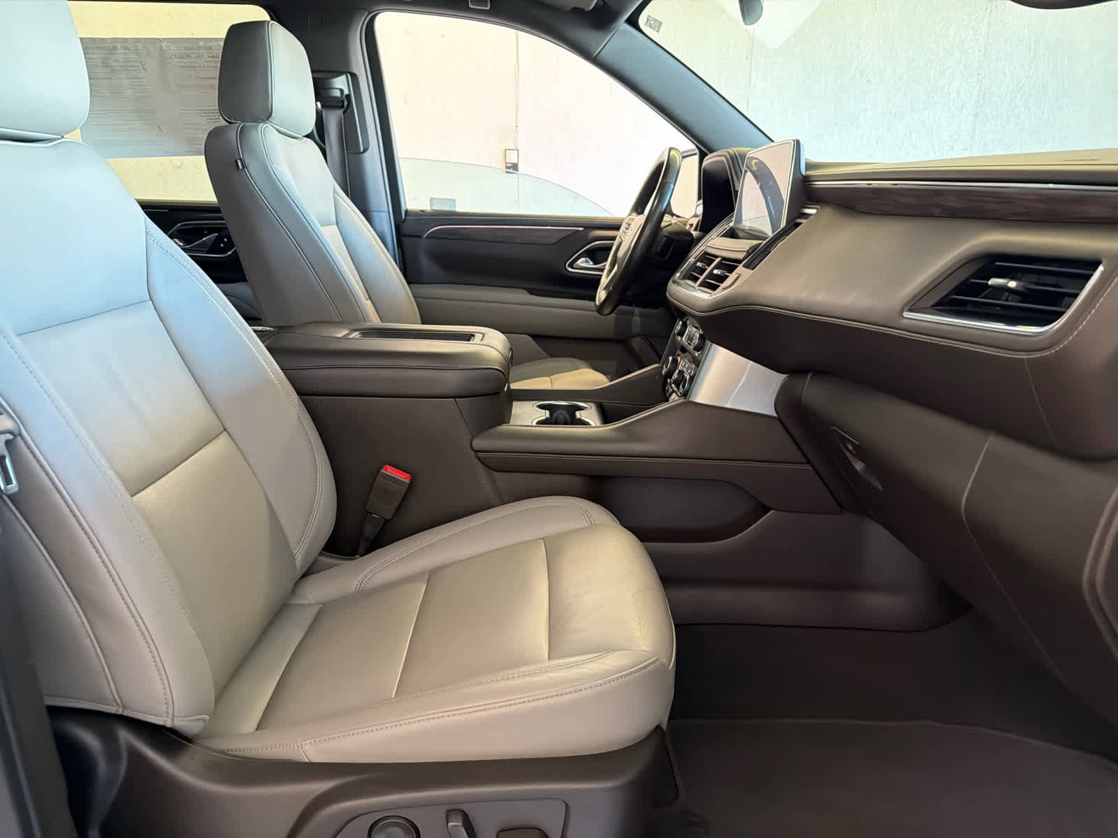 Used 2021 Chevrolet Tahoe Z71 w/ Z71 Off-Road Package AWD/4WD image 29