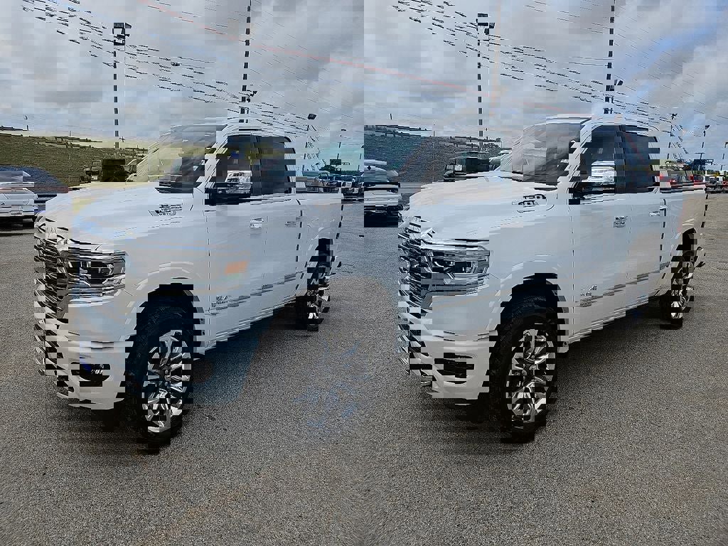 Used 2021 RAM 1500 Limited AWD/4WD image 2