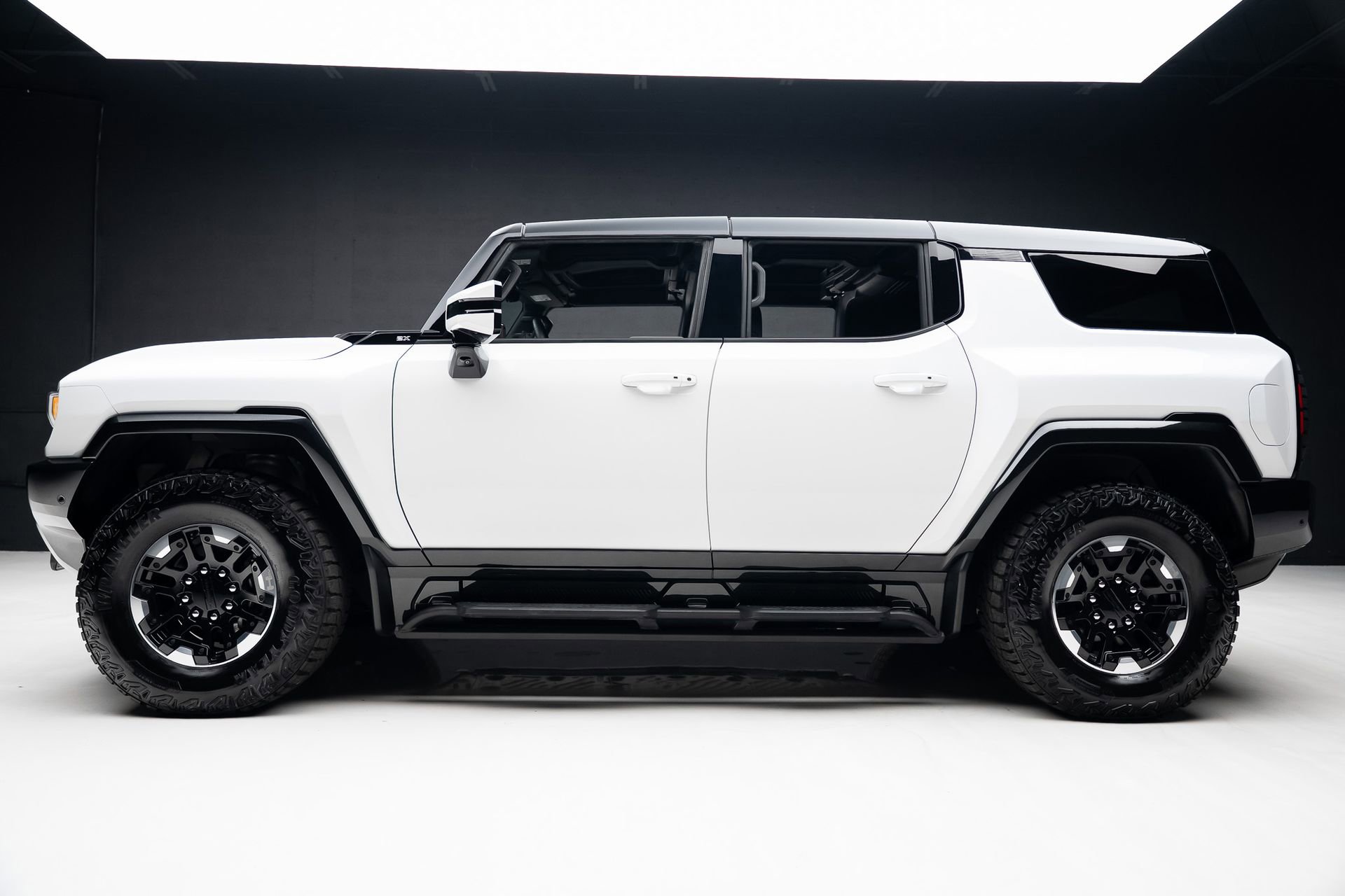 Used 2024 GMC Hummer EV 2X w/ Extreme Off-Road Package image 18