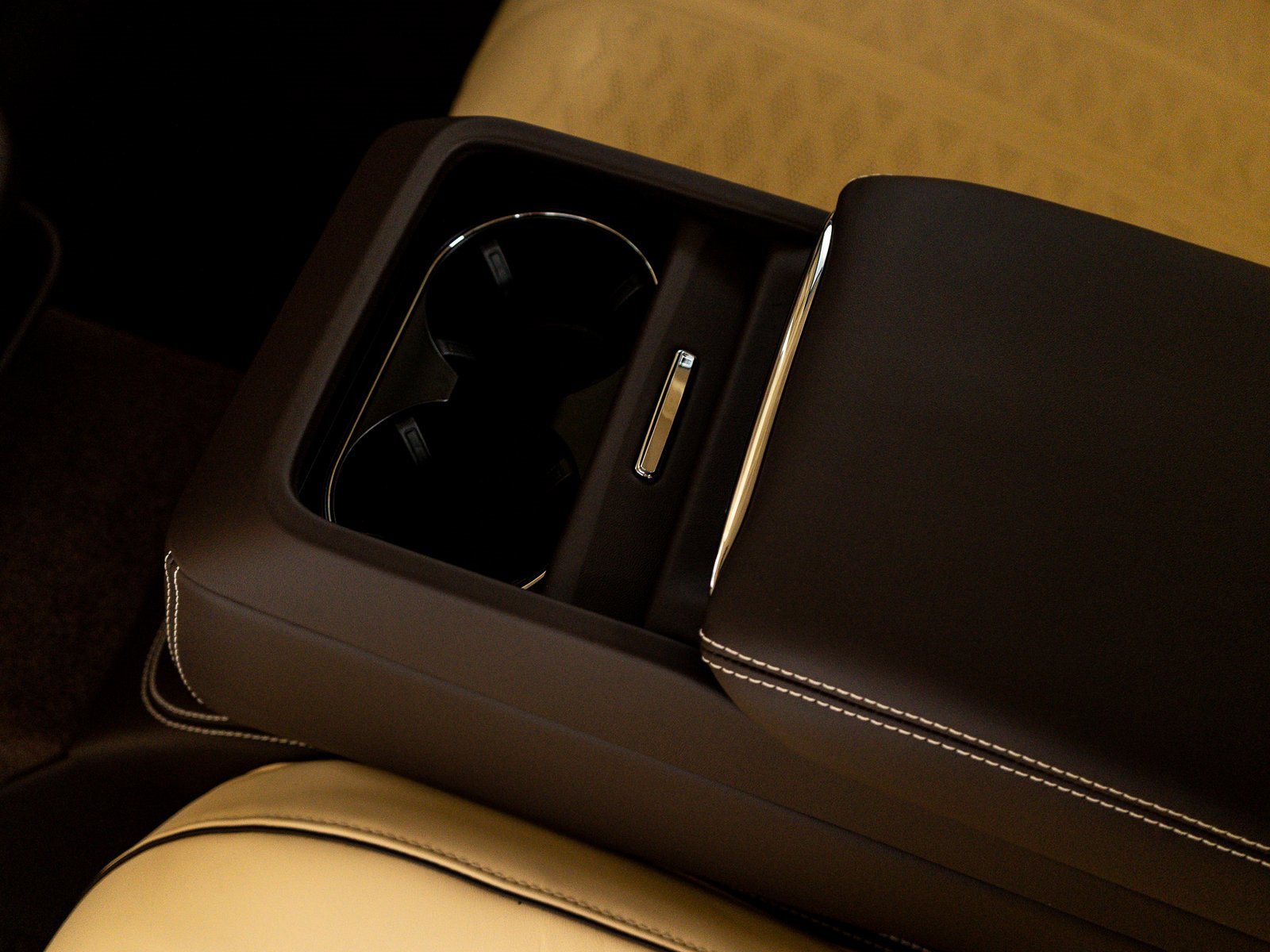 New 2025 Bentley Flying Spur Plug-In Hybrid image 48