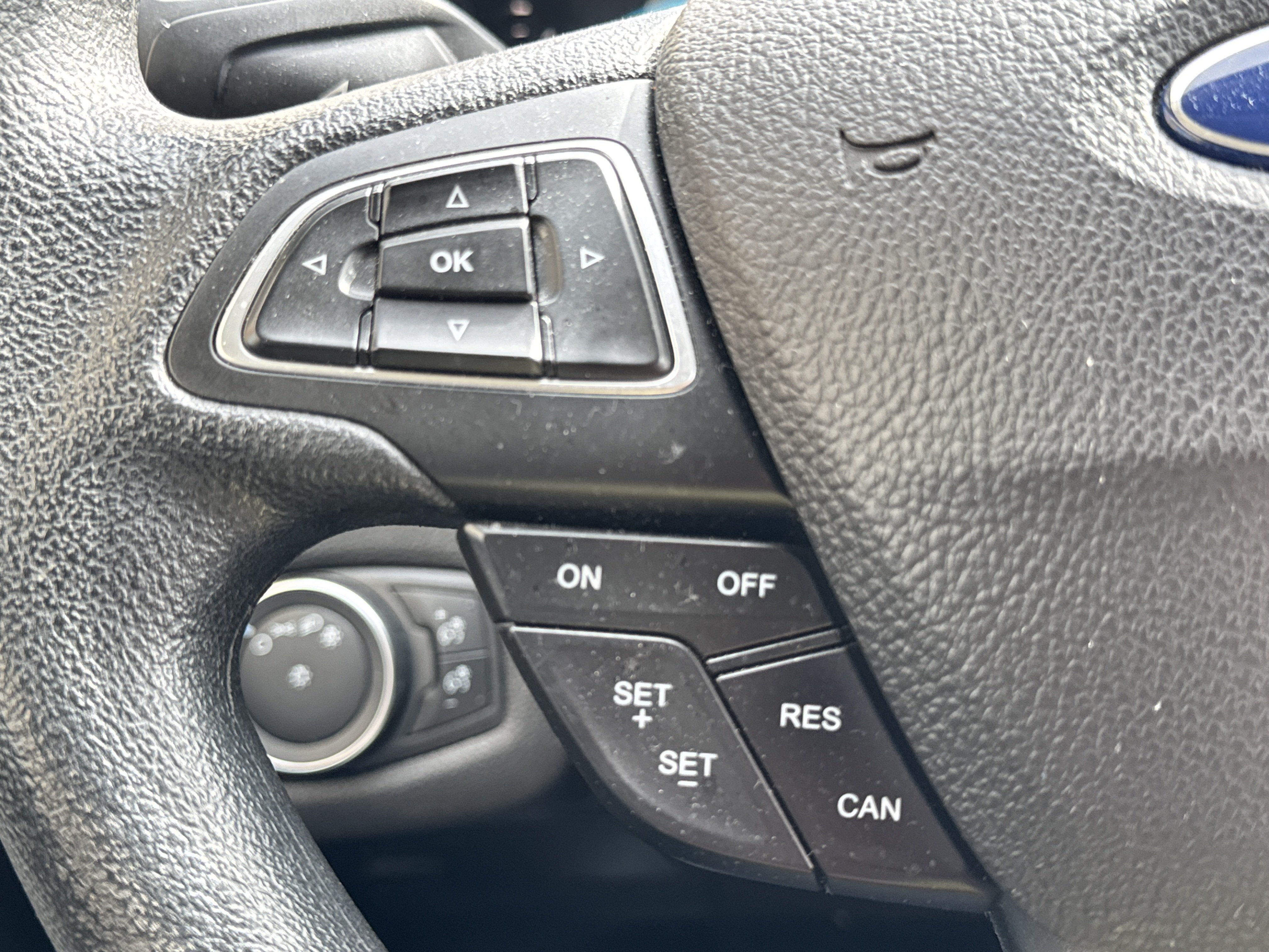 Used 2018 Ford Escape SE FWD image 18