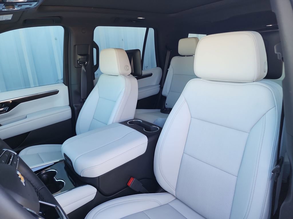 Used 2026 Chevrolet Tahoe Premier AWD/4WD image 11