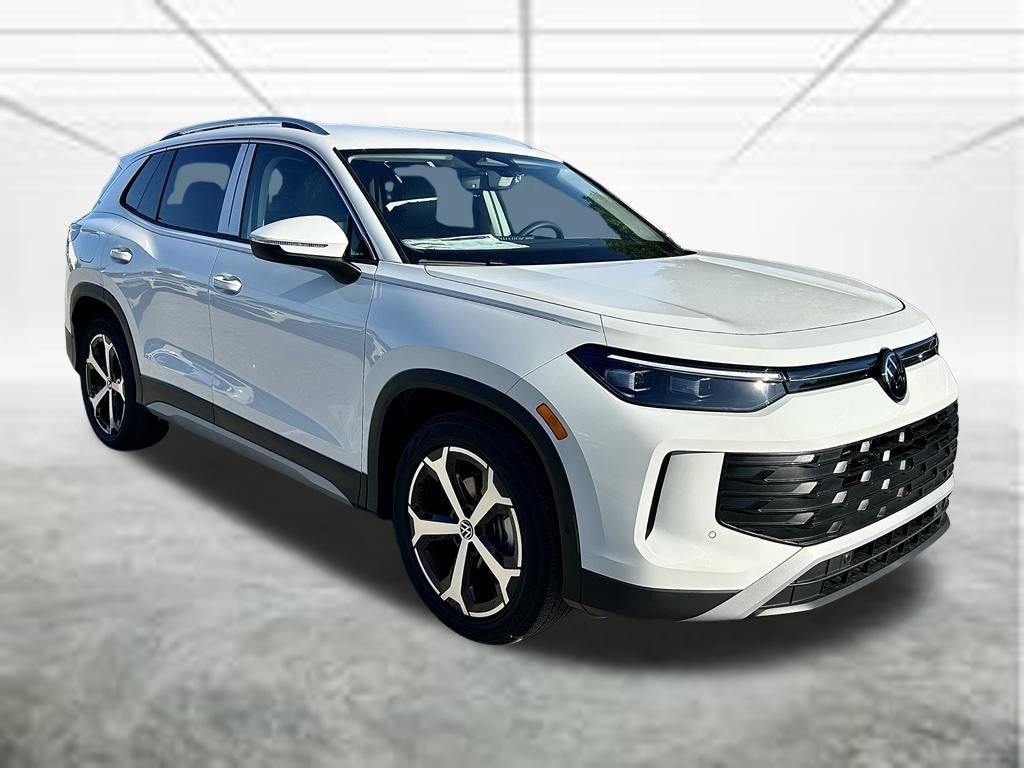 New 2026 Volkswagen Tiguan SE FWD image 3