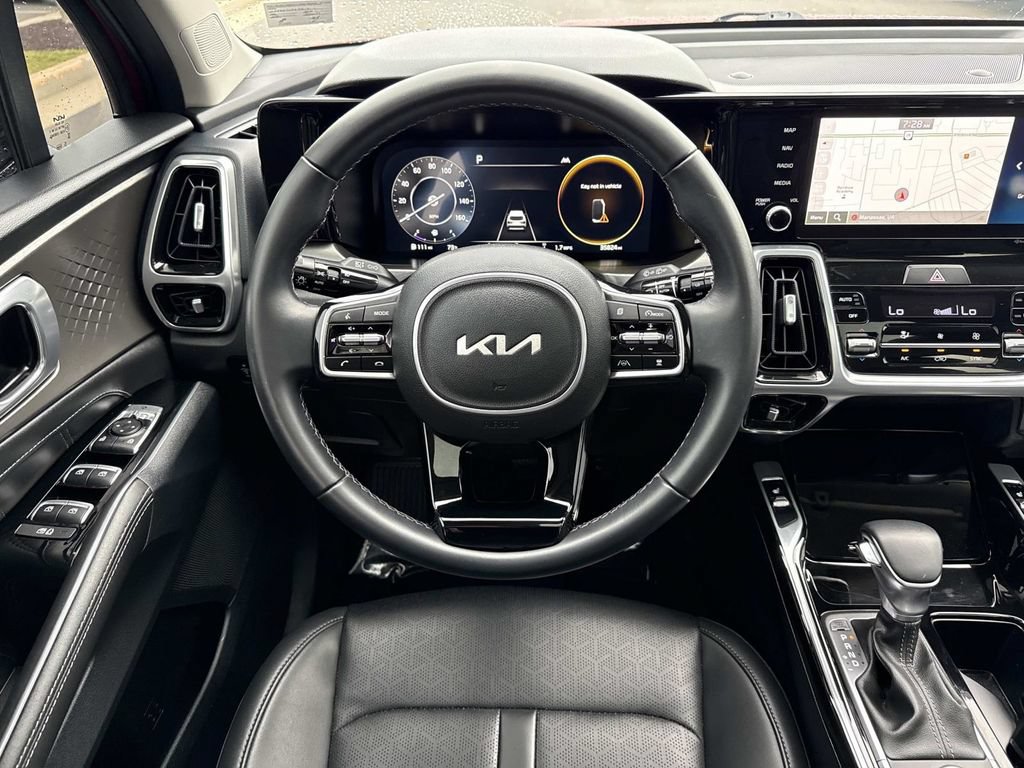 Used 2023 Kia Sorento SX AWD/4WD image 13