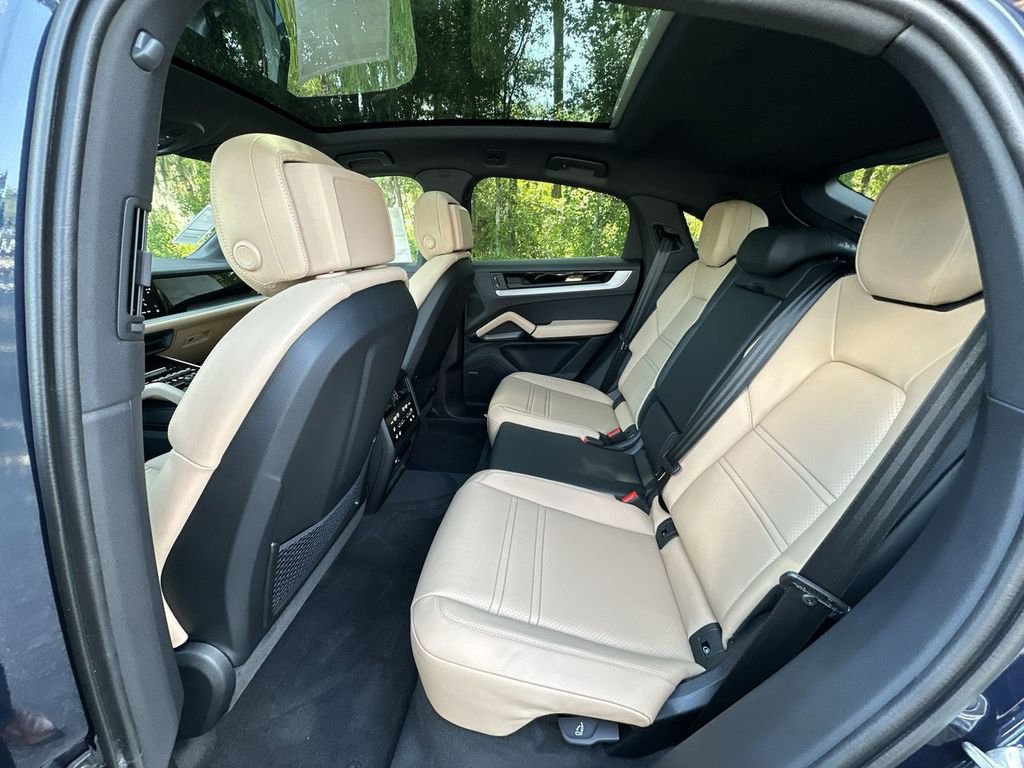 New 2025 Porsche Cayenne Coupe image 27