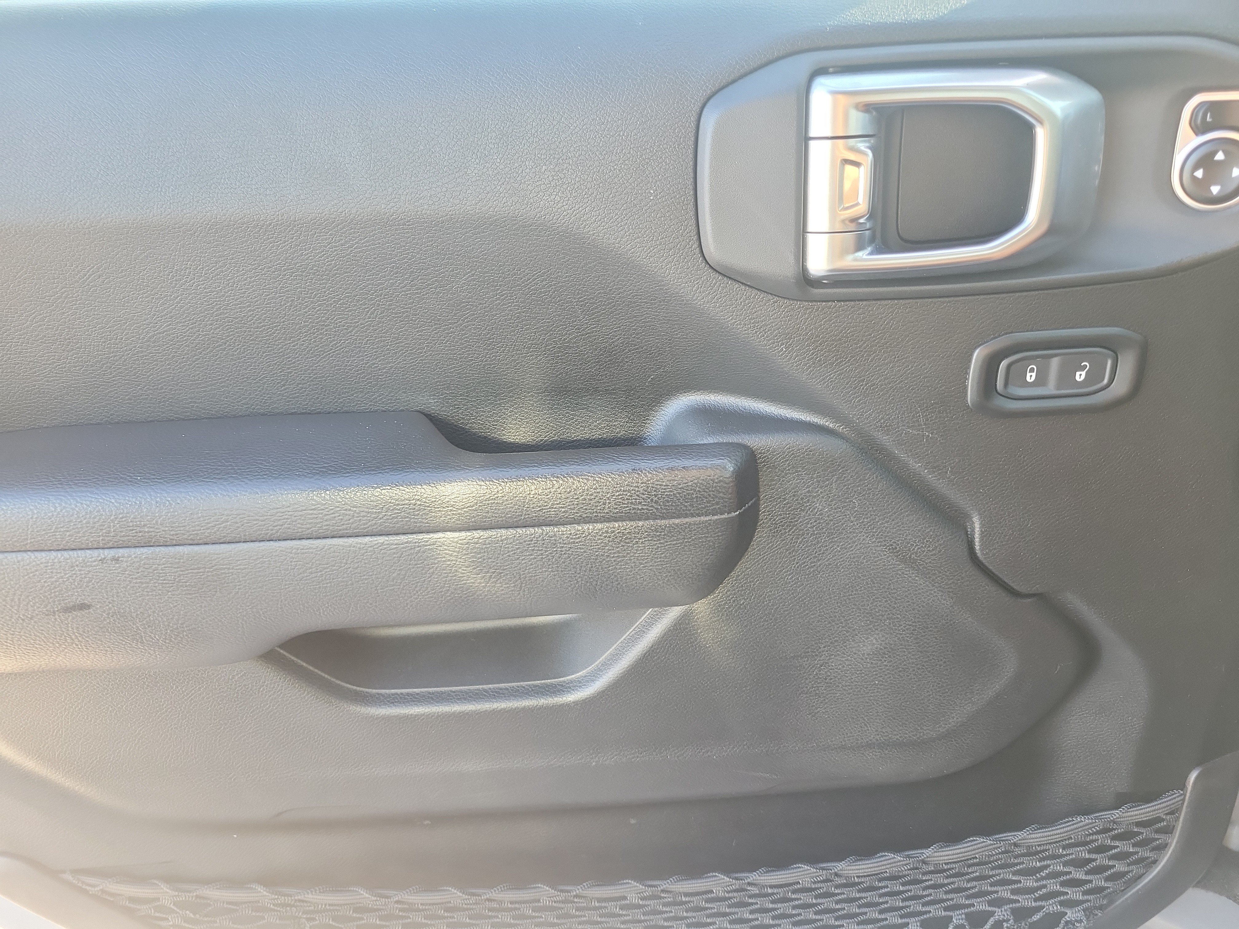 Used 2024 Jeep Wrangler Unlimited AWD/4WD image 23