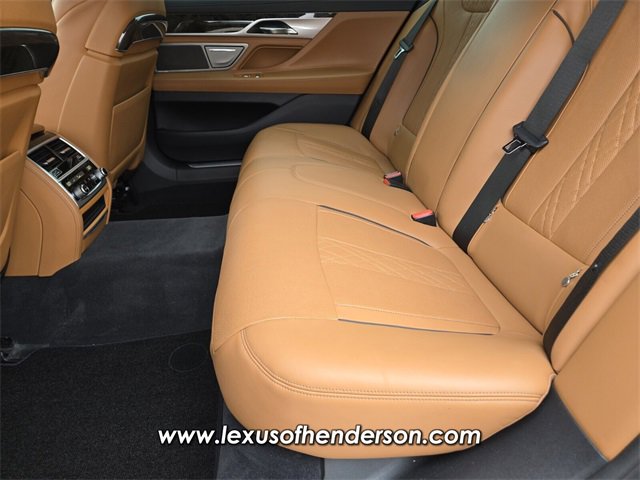 Used 2019 BMW 750i image 12