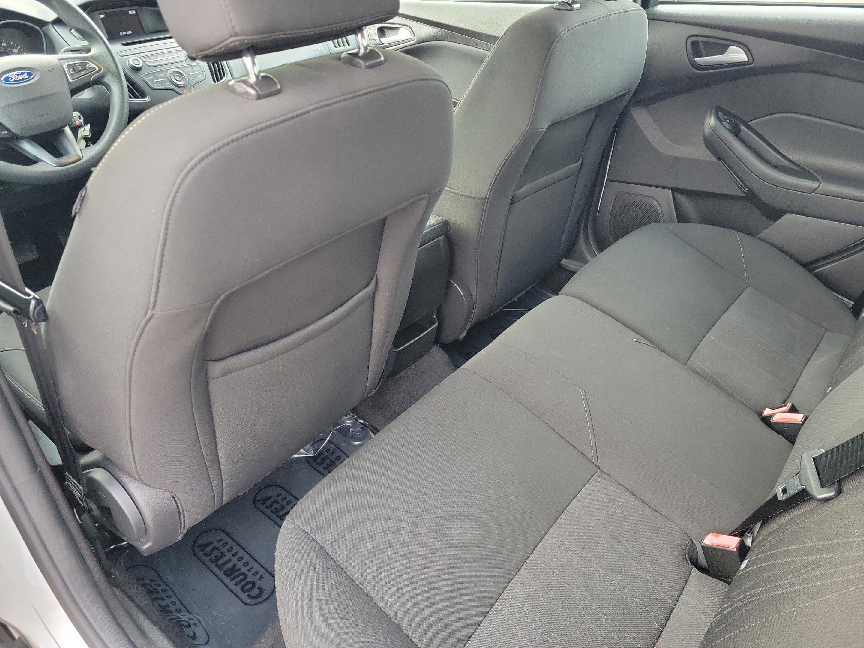 Used 2016 Ford Focus SE image 8