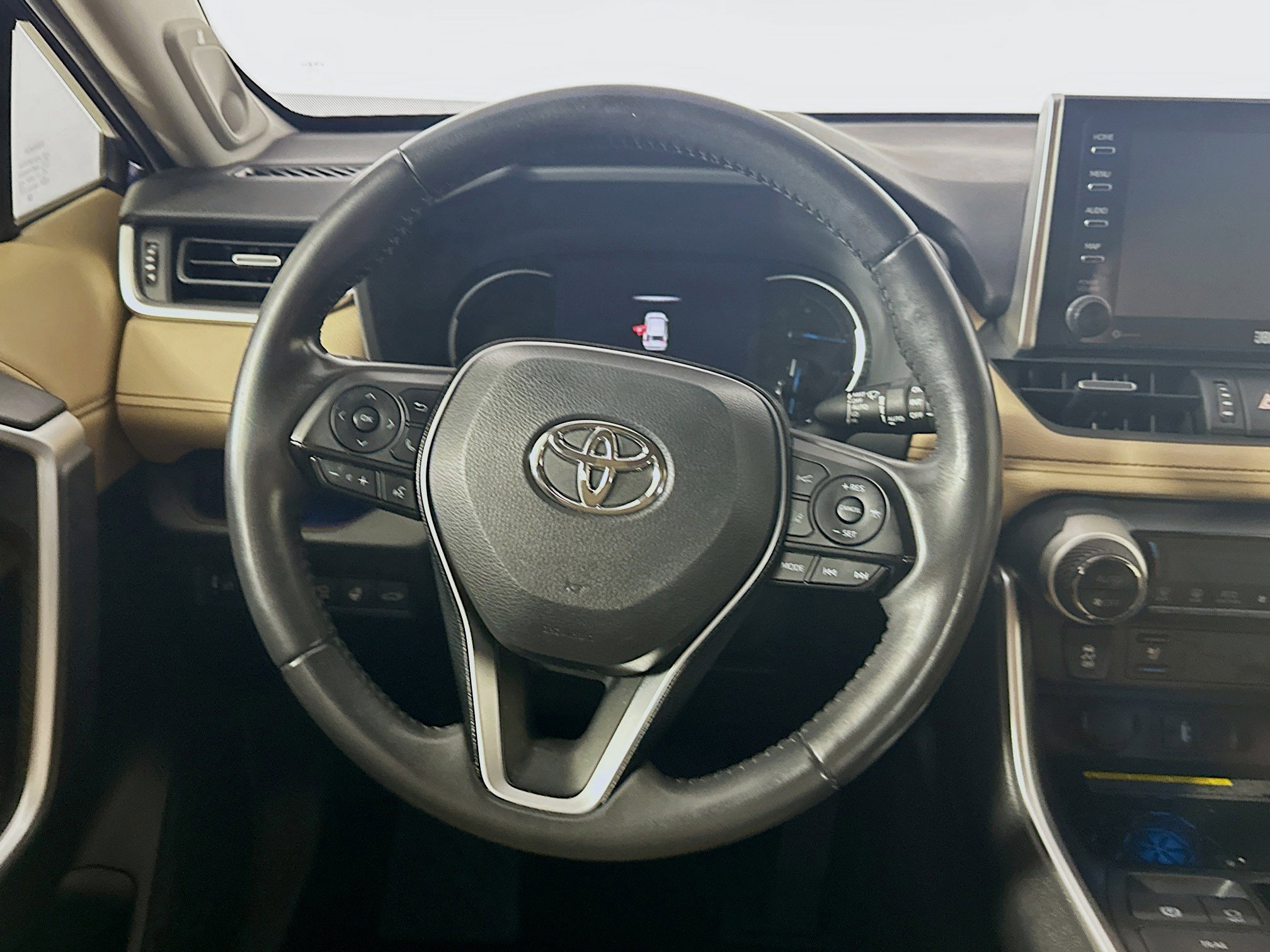 Used 2019 Toyota RAV4 Limited image 18