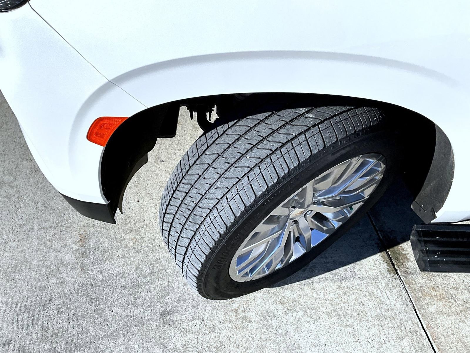 Used 2023 Chevrolet Suburban High Country image 25