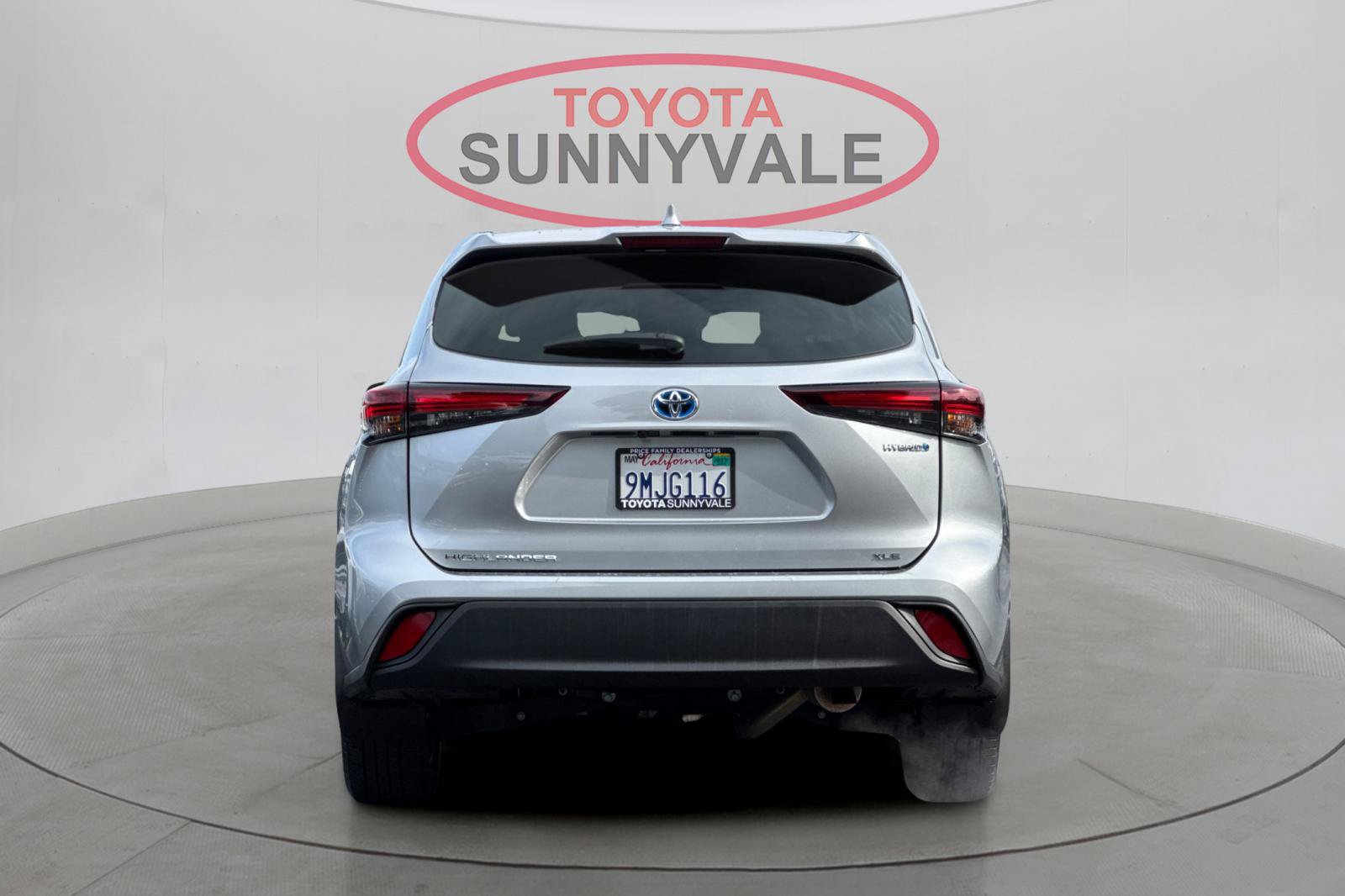 Used 2024 Toyota Highlander XLE AWD/4WD image 8