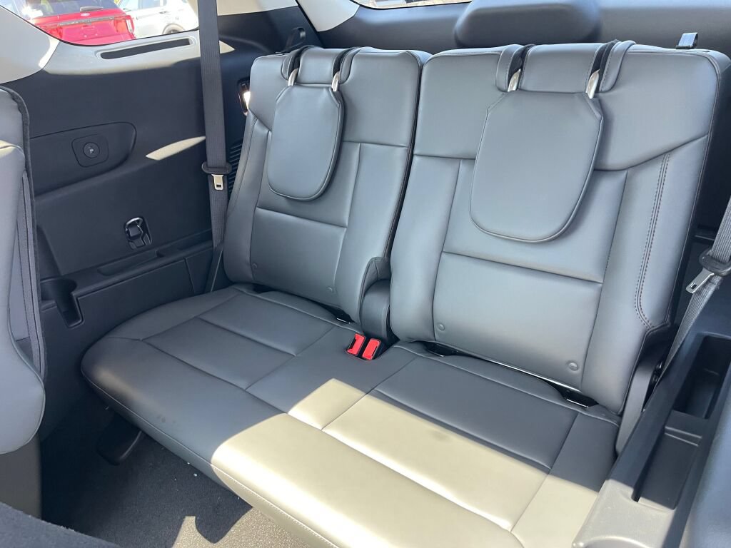 New 2026 Ford Explorer Active w/ Active Comfort Package AWD/4WD image 23
