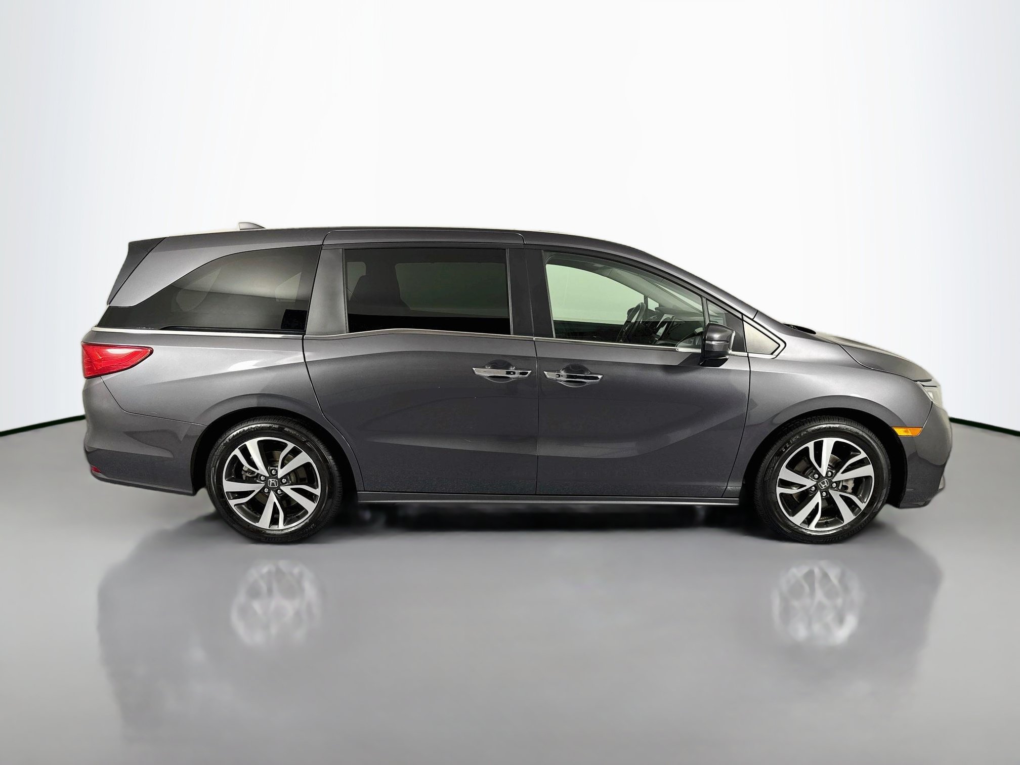 Certified 2023 Honda Odyssey Touring image 4