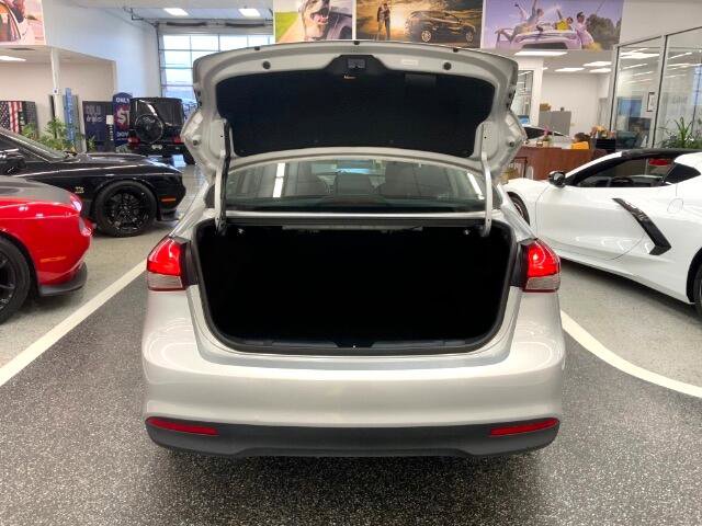 Used 2017 Kia Forte LX image 30