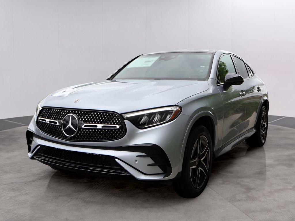 Certified 2025 Mercedes-Benz GLC 300 4MATIC image 3