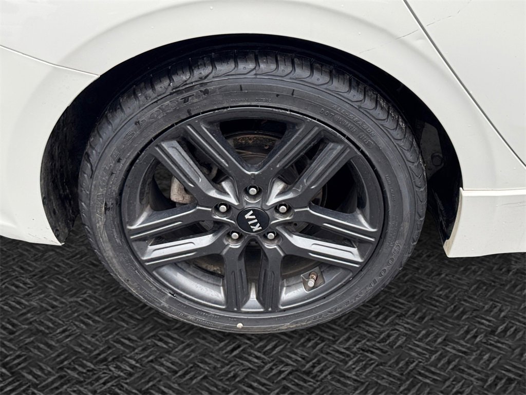 Used 2020 Kia Forte GT-Line w/ GT-Line Premium Package image 12