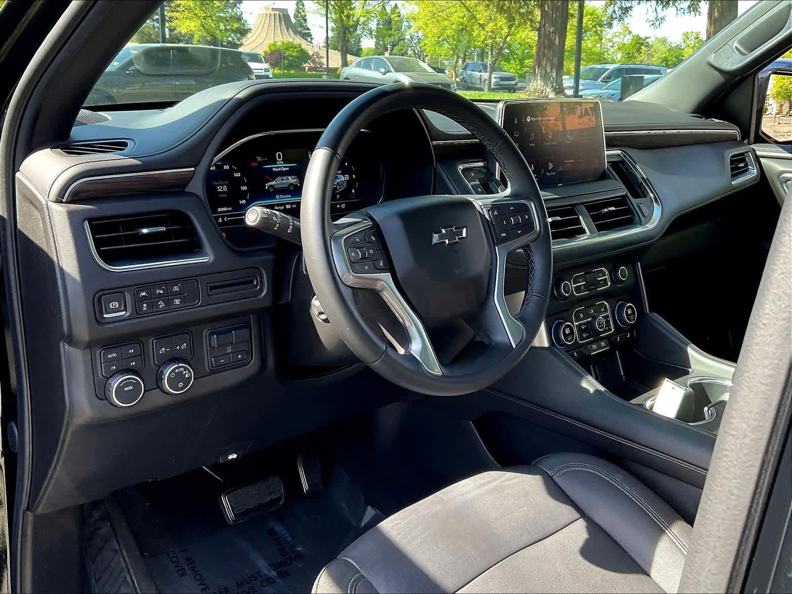 Used 2024 Chevrolet Suburban Z71 w/ Luxury Package image 16