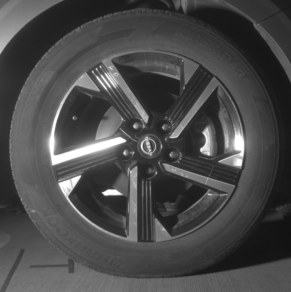 Used 2025 Nissan Sentra SV FWD image 13