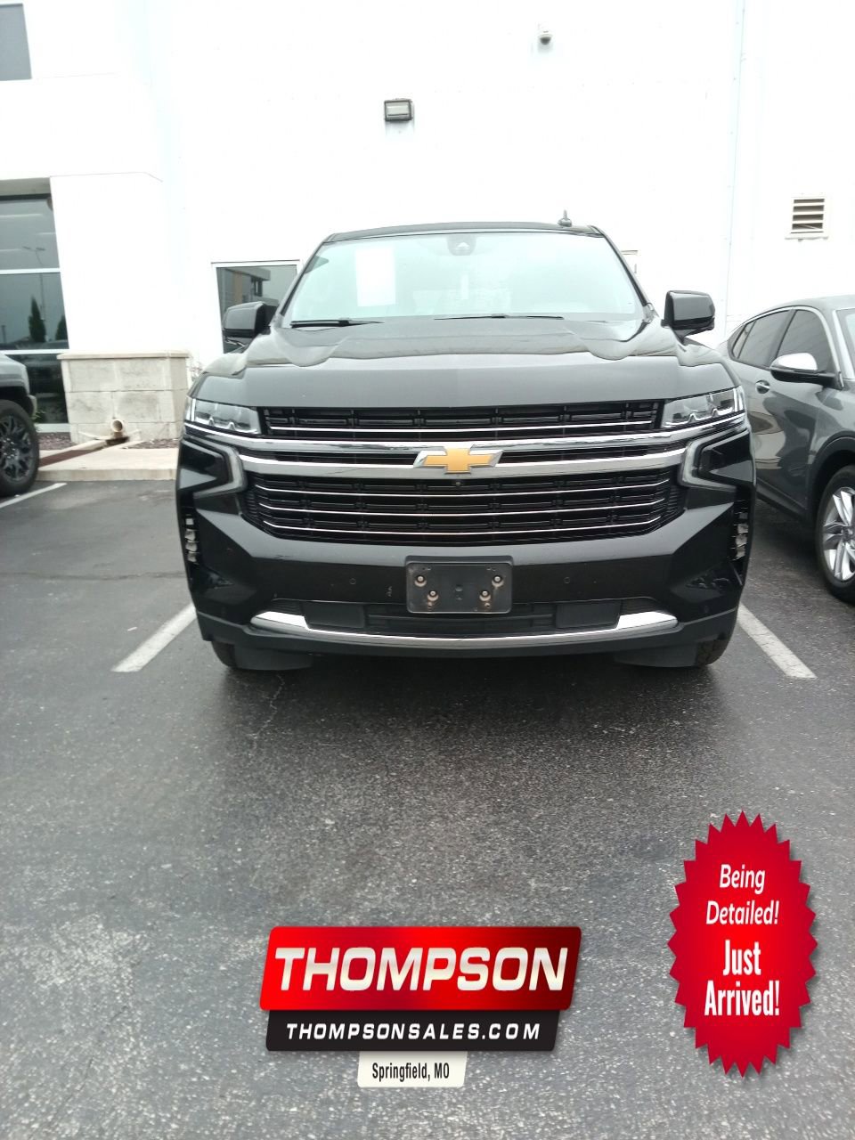 Used 2022 Chevrolet Suburban LT w/ LT Signature Plus Package AWD/4WD image 1