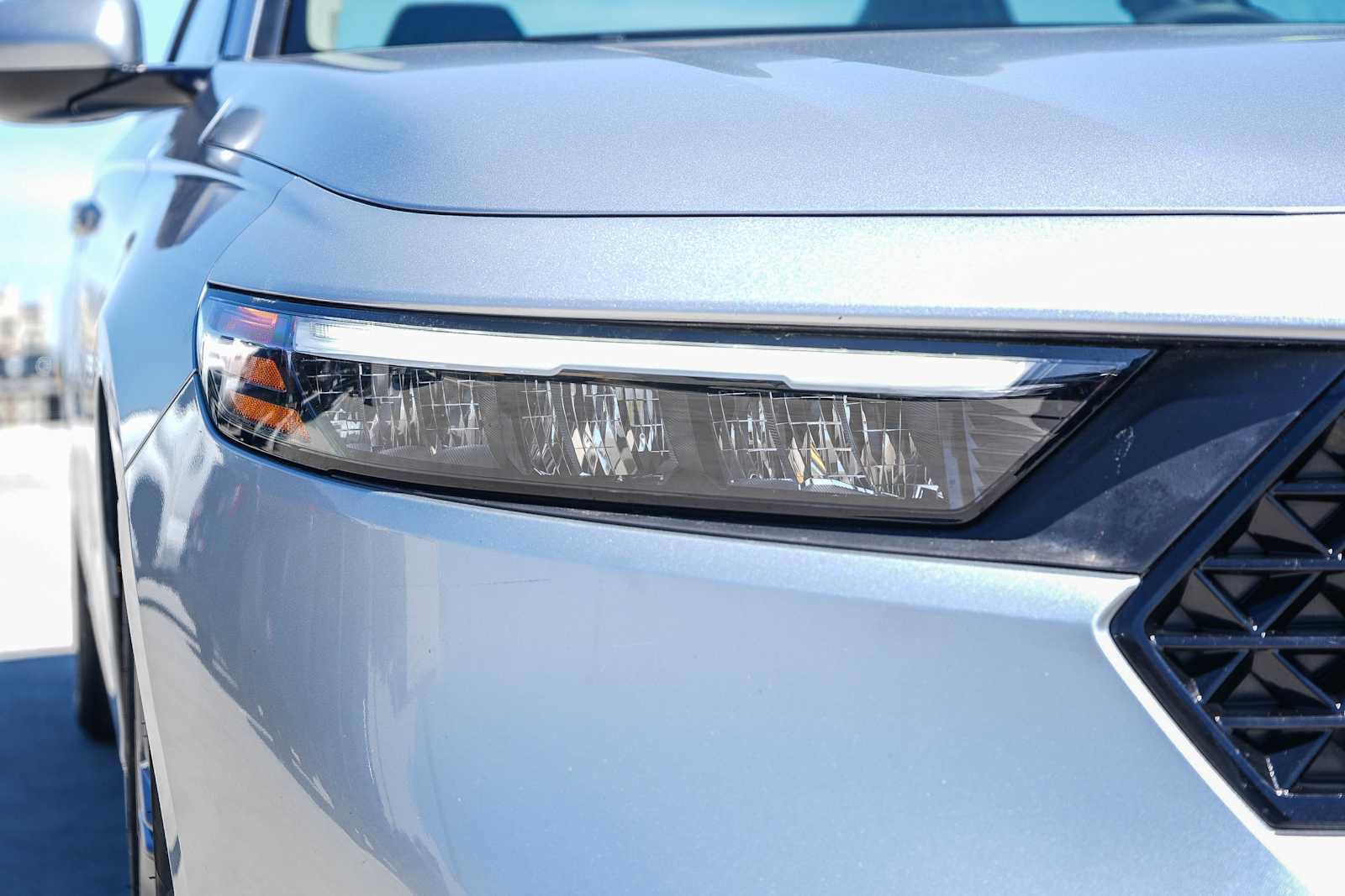 Used 2023 Honda Accord EX image 4