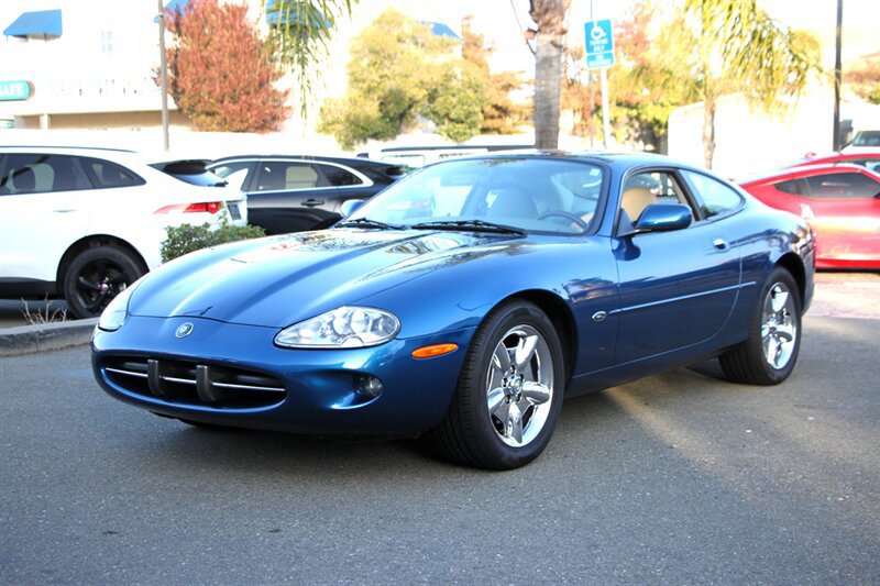 Used 1998 Jaguar XK8 Coupe RWD image 4