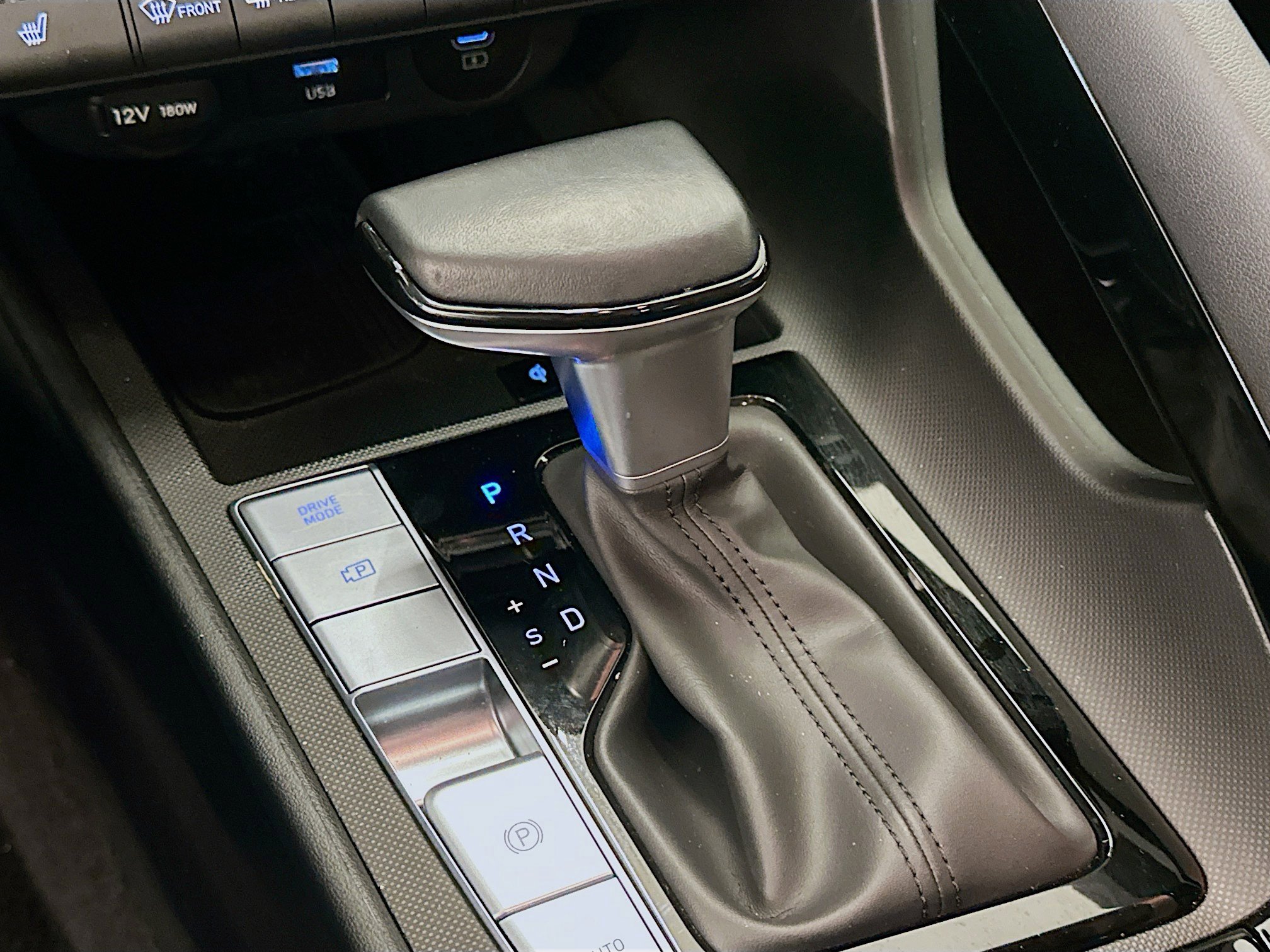 Used 2025 Hyundai Elantra Limited image 25