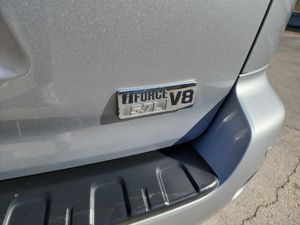 Used 2016 Toyota Sequoia Limited w/ Safety & Convenience Package image 7