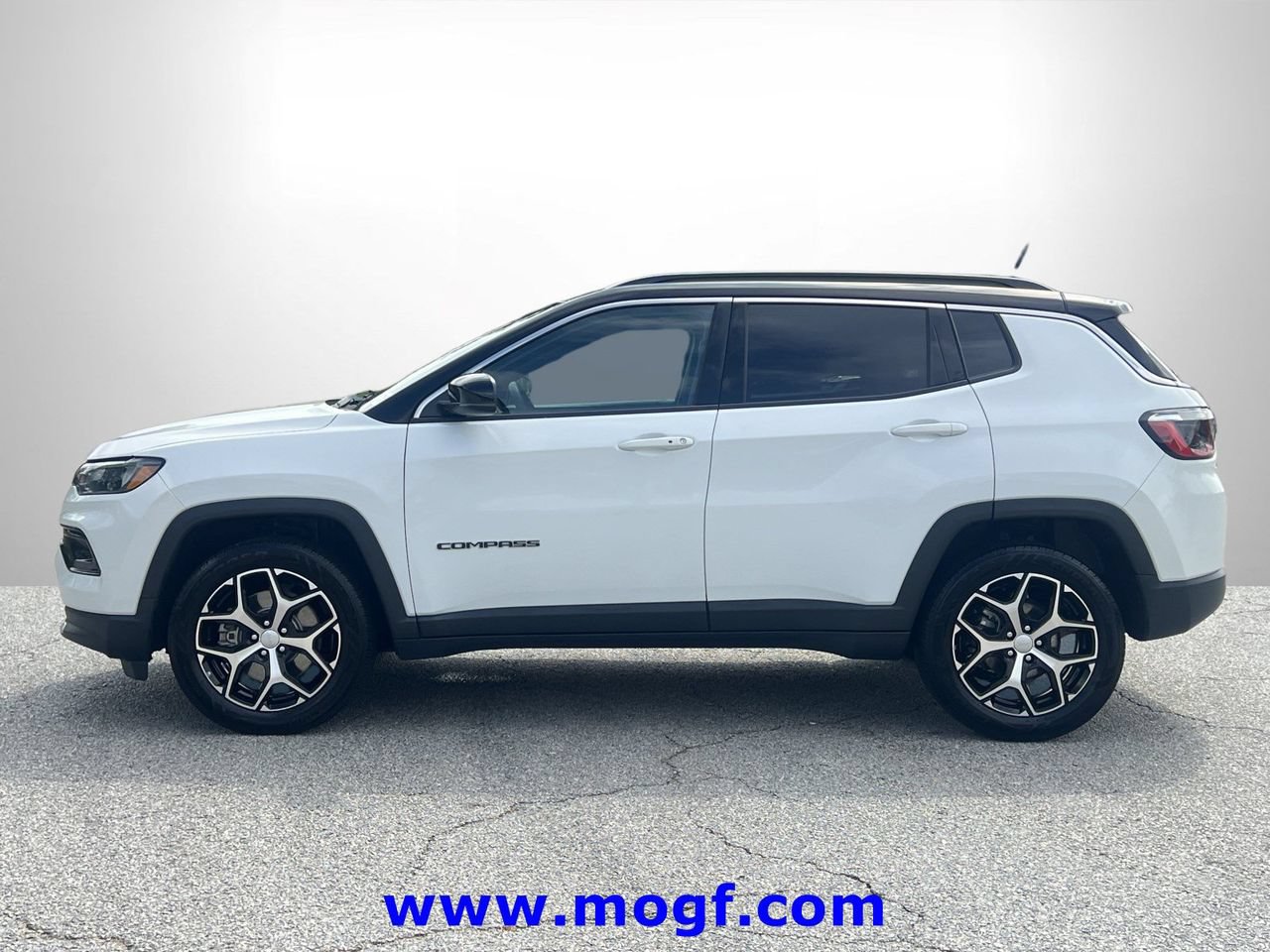 Used 2024 Jeep Compass Limited AWD/4WD image 23