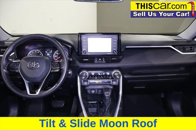 Used 2020 Toyota RAV4 XLE Premium image 18