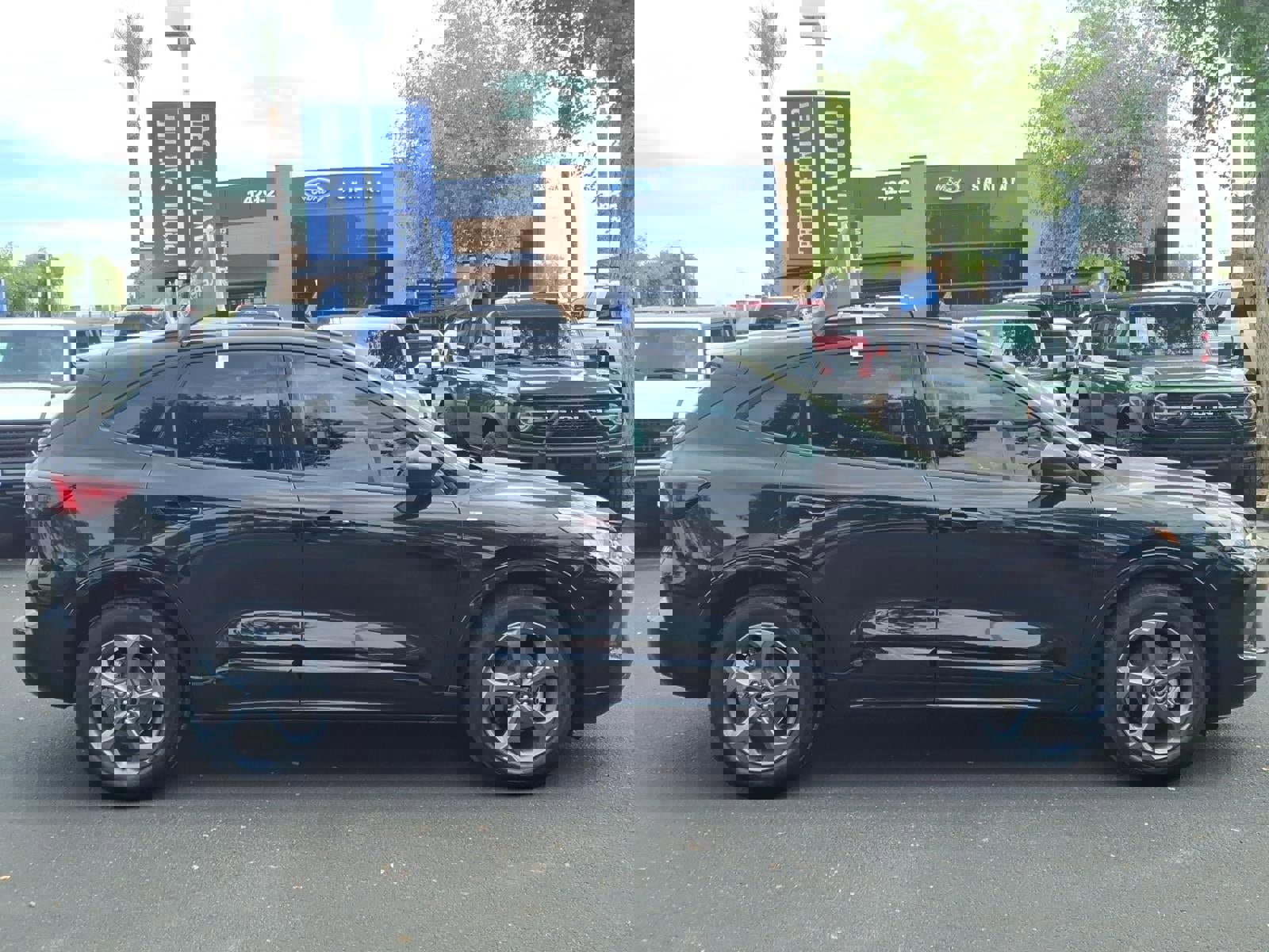 Used 2023 Ford Escape ST-Line w/ Equipment Group 301A image 3