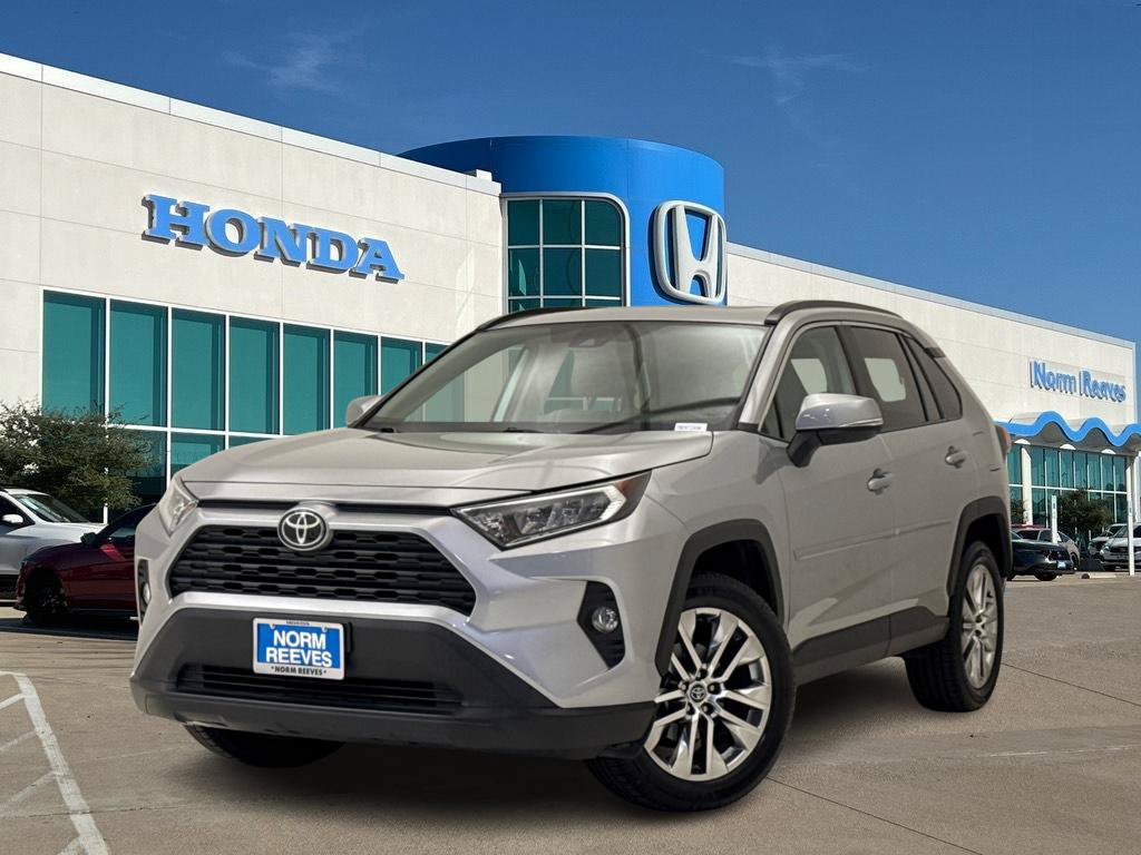 Used 2020 Toyota RAV4 XLE Premium FWD image 1
