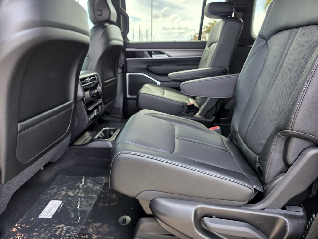 New 2026 Jeep Grand Wagoneer Limited w/ Convenience Group I AWD/4WD image 10