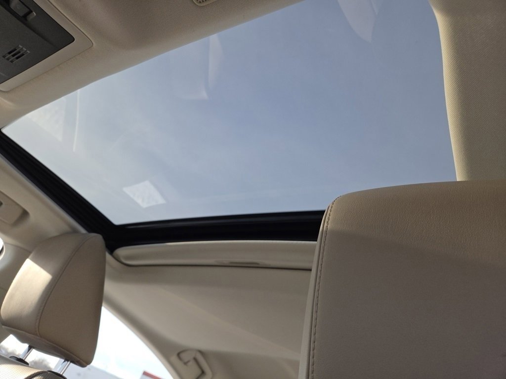 Used 2021 Lexus ES 300h w/ Premium Package image 6