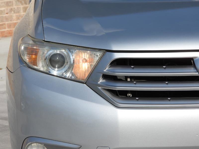 Used 2012 Toyota Highlander SE w/ Tow Pkg FWD image 28