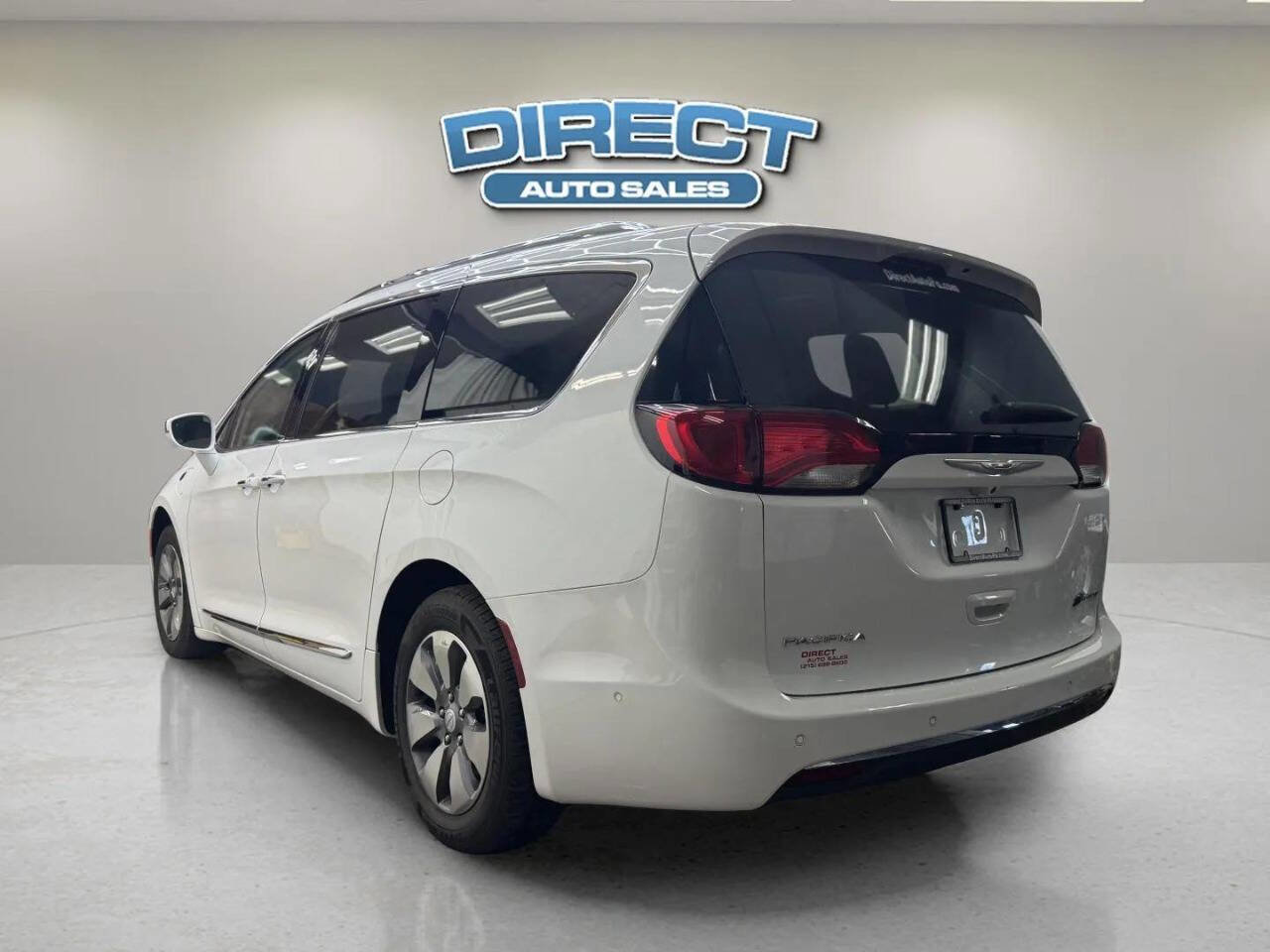 Used 2018 Chrysler Pacifica Limited w/ Advanced Safetytec Group FWD image 4