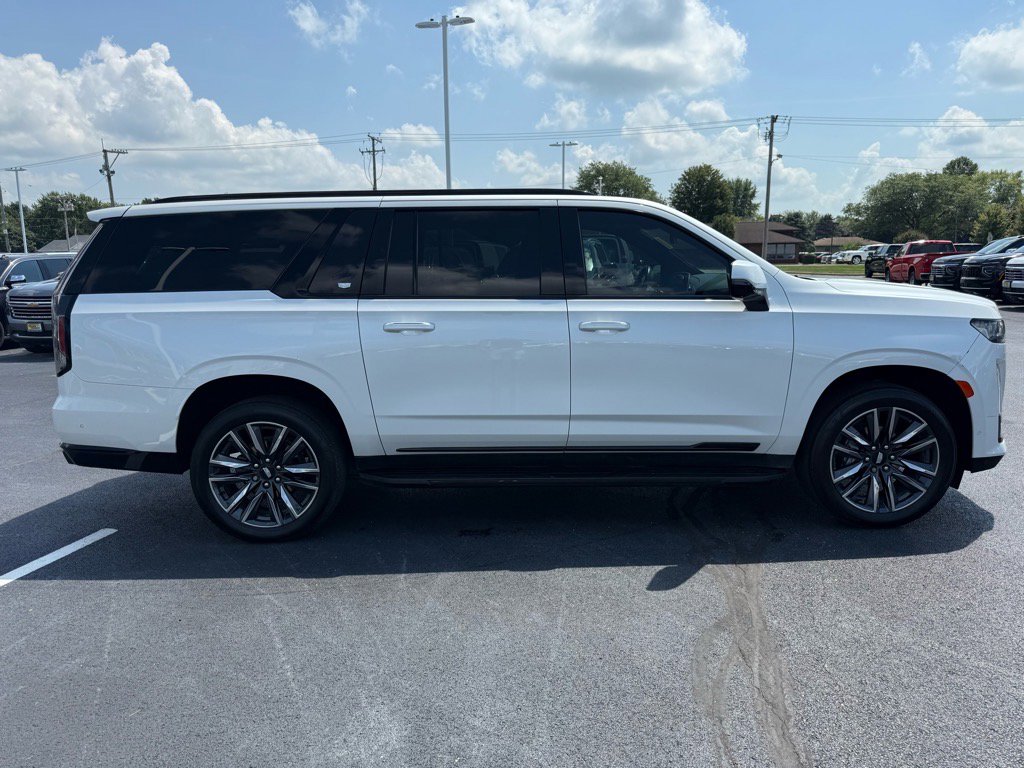 Used 2022 Cadillac Escalade ESV Sport AWD/4WD image 7