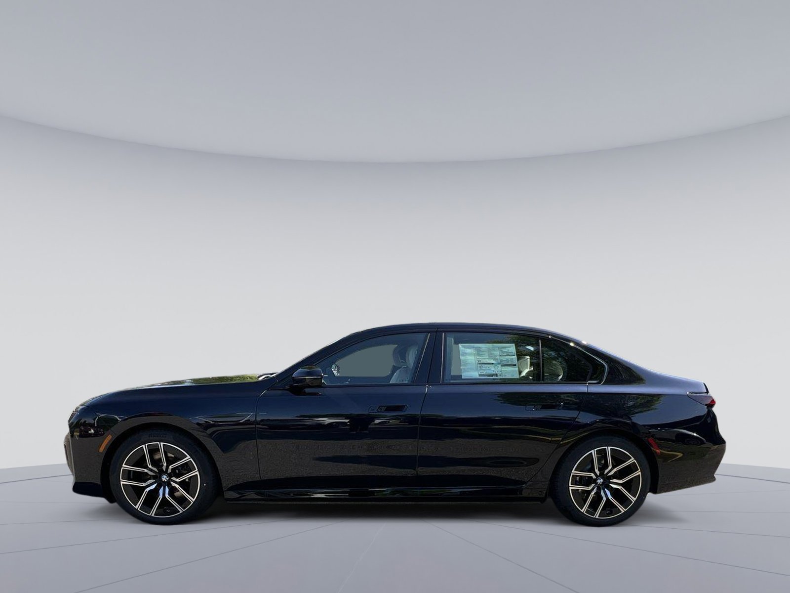 New 2025 BMW i7 eDrive50 w/ Executive Package image 2