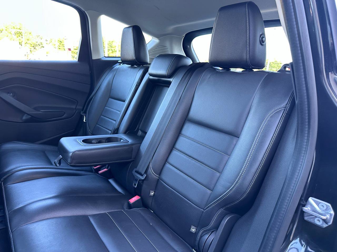 Used 2015 Ford C-MAX Energi SEL w/ Equipment Group 303A FWD image 27