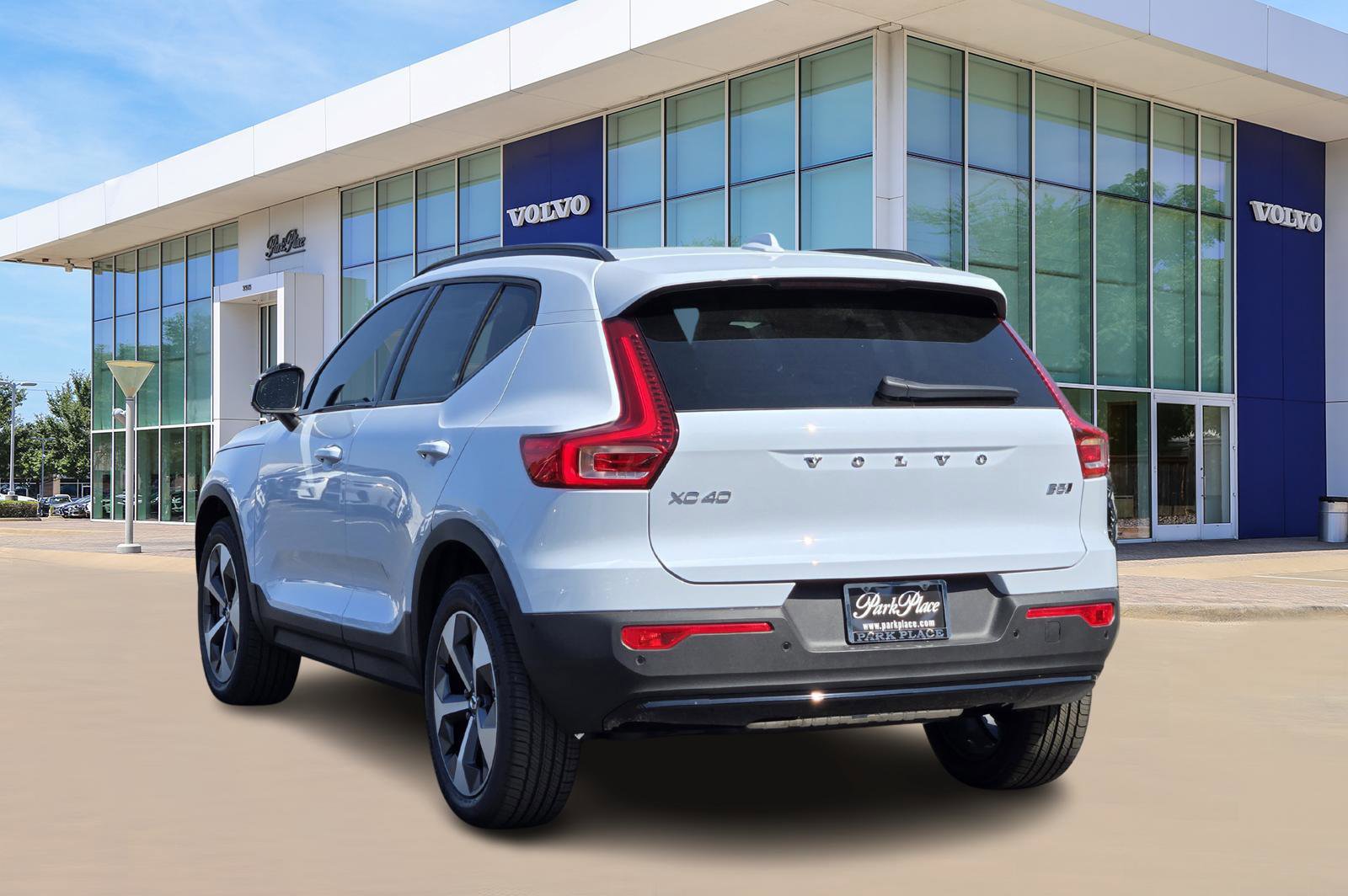 New 2026 Volvo XC40 B5 Plus w/ Protection Package Premier image 4