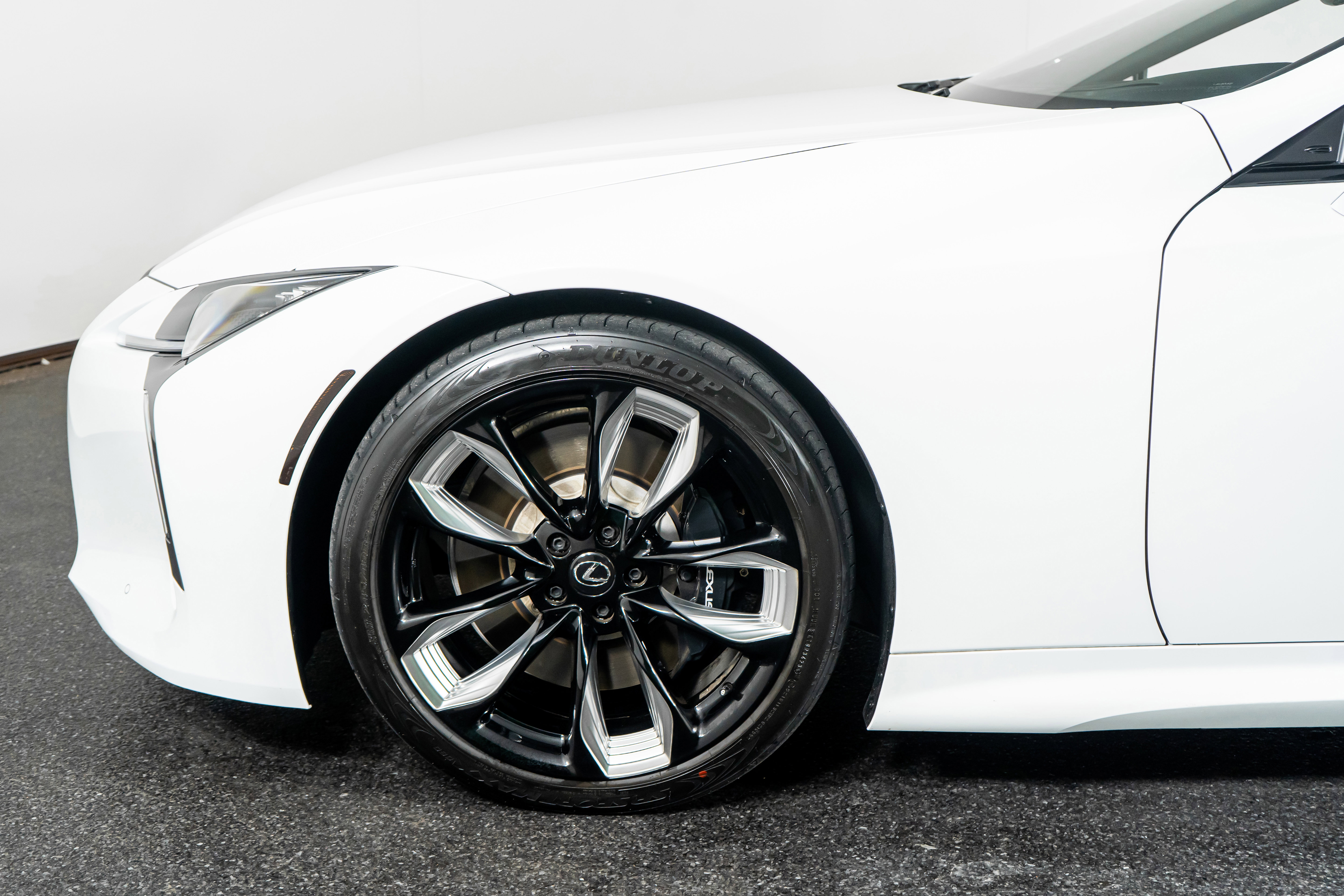 Used 2024 Lexus LC 500 Convertible image 18