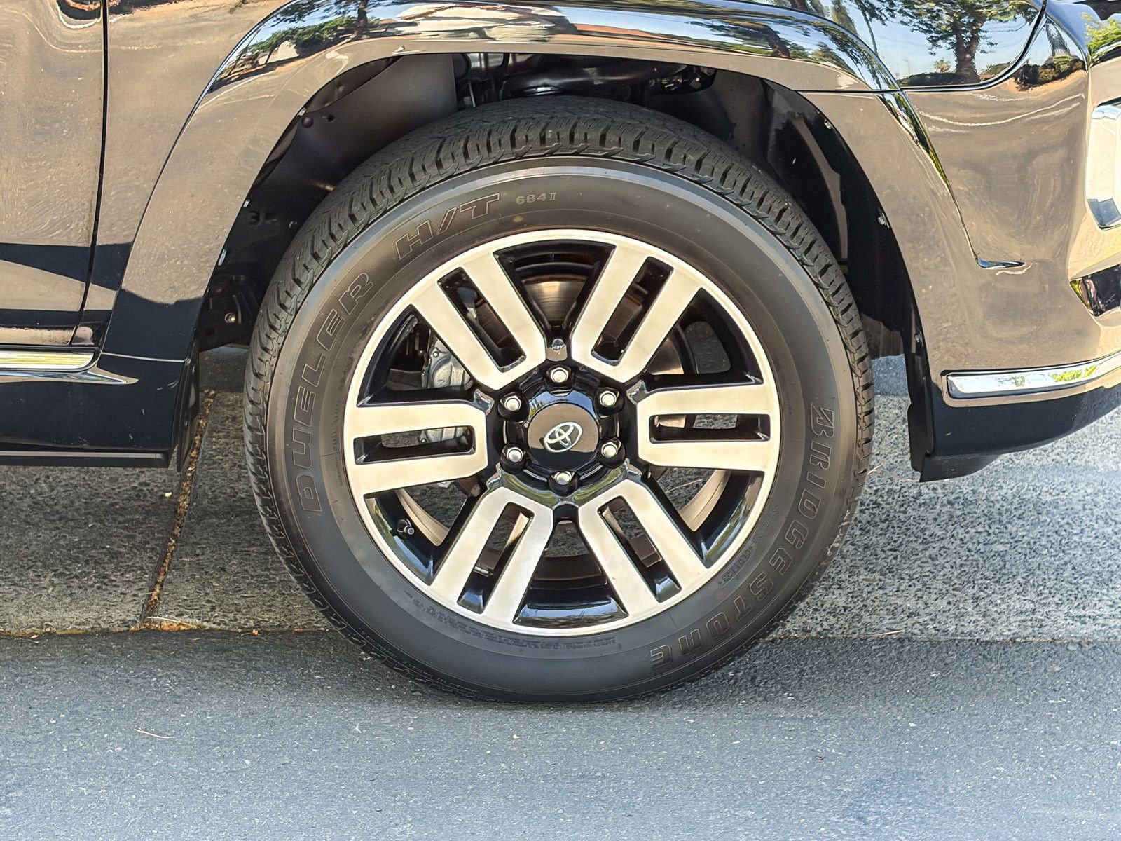 Used 2023 Toyota 4Runner Limited image 9