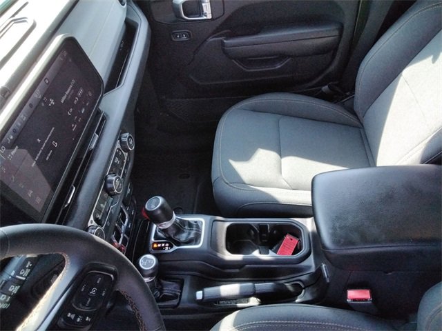 Used 2024 Jeep Wrangler Willys image 23