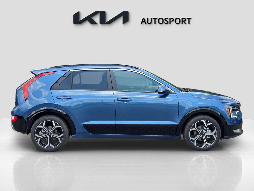 New 2025 Kia Niro EX Touring image 7