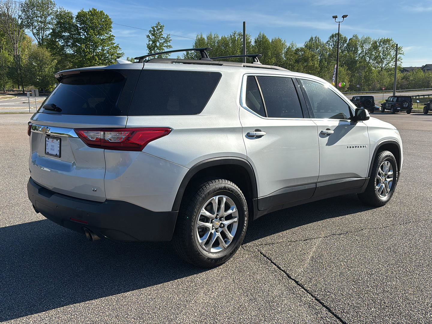 Used 2020 Chevrolet Traverse LT image 3