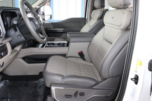 Used 2025 Ford F450 Platinum w/ Platinum Plus Package image 26