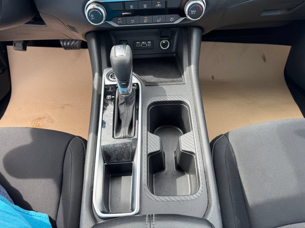 Used 2025 Nissan Sentra SV FWD image 16