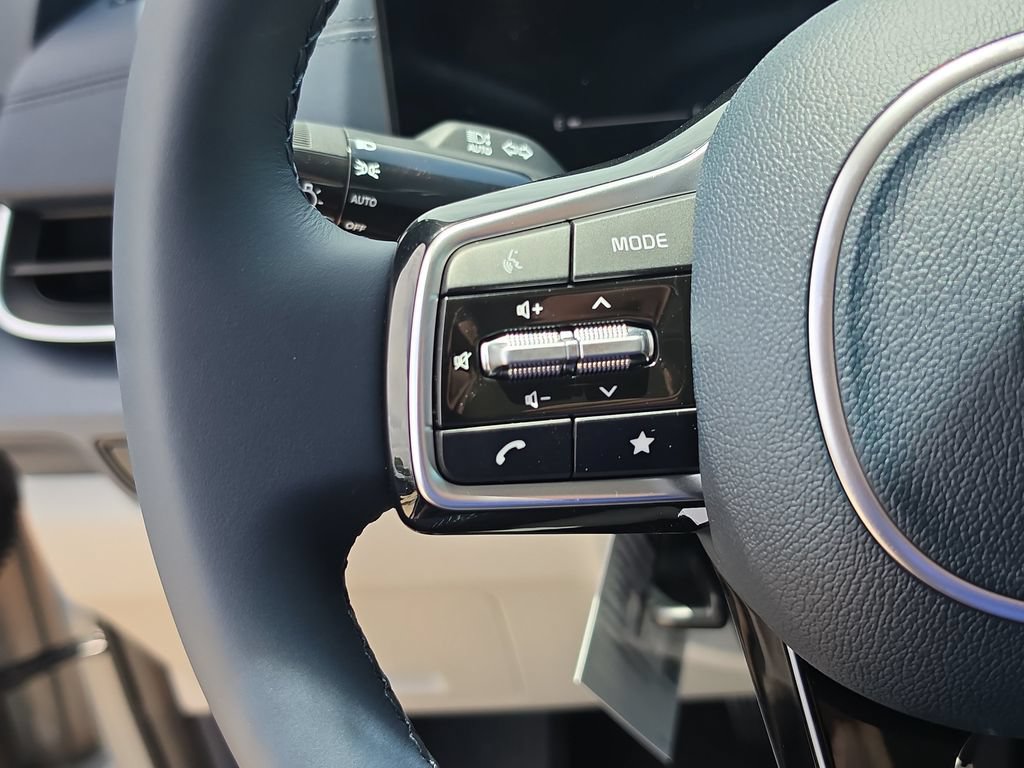 New 2026 Kia Carnival EX FWD image 31