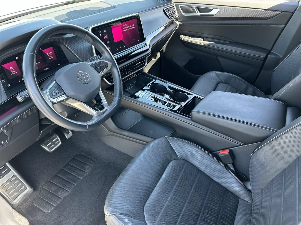 Used 2024 Volkswagen Atlas Cross Sport SEL R-Line AWD/4WD image 10