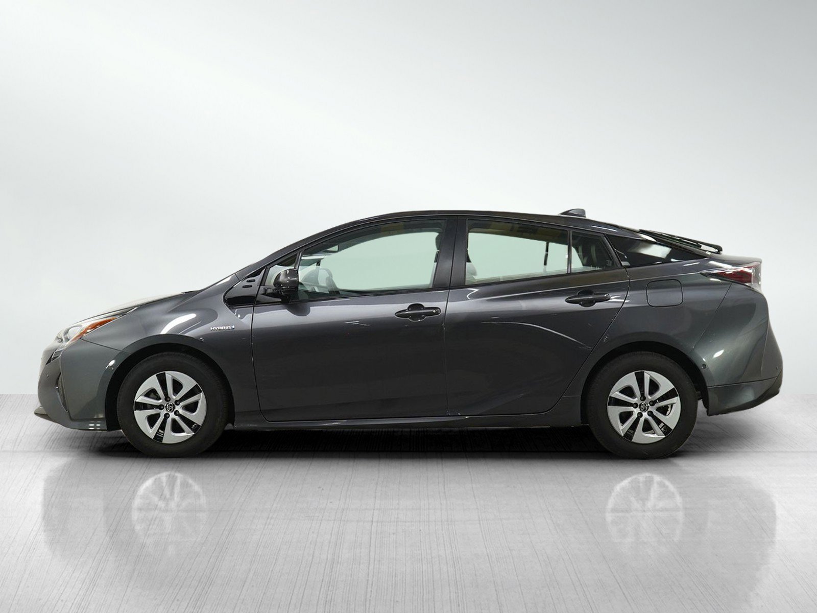 Used 2018 Toyota Prius Four w/ Advanced Technology Package FWD image 2