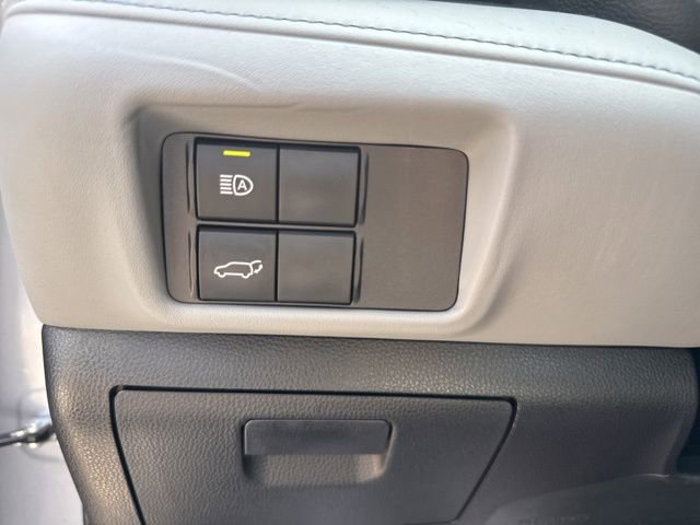 Used 2022 Toyota Highlander XLE AWD/4WD image 24